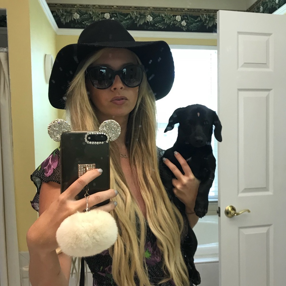 Meet your Posher, Whitney